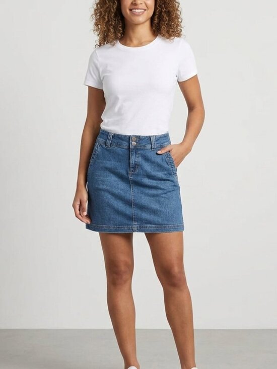 Tommy Hilfiger Dresses & Skirts - Vintage Y2k/90's Tommy Hilfiger denim CLASSIC Mini Skirt - size 4